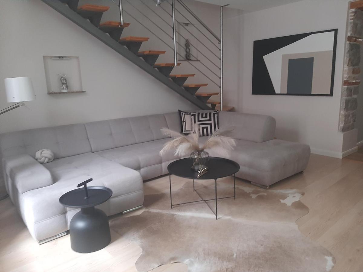 Arena Design Apartments With Free Private Parking And With A Terrace Pula Exterior photo